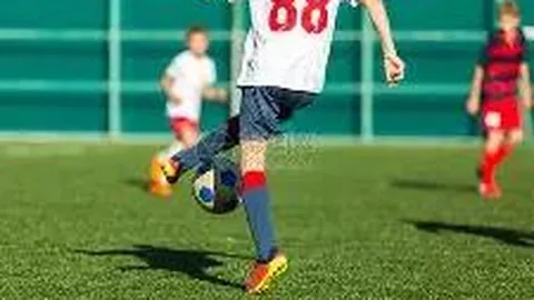 粤通国际珠宝CNUTI款 萌兔生肖金吊坠 镂空设计 约1.80g黄金项坠